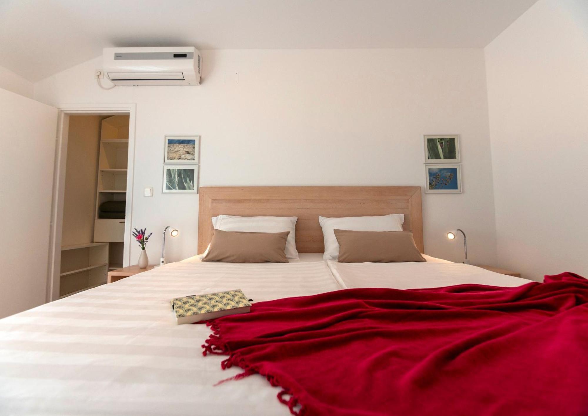 Haus Helga Apartman Rab Town Kültér fotó